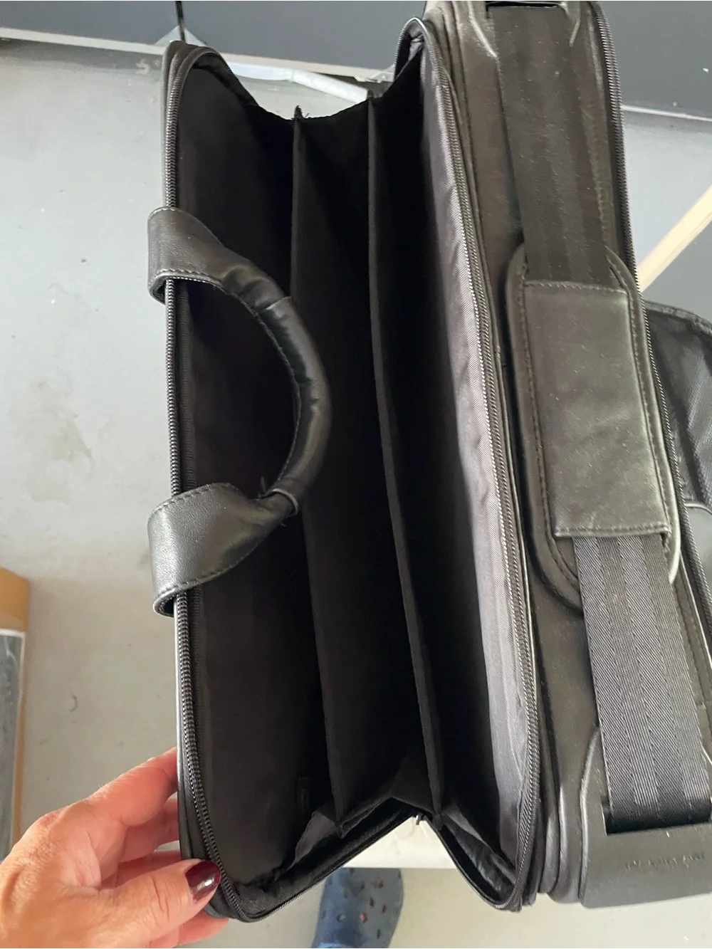 Samsonite Black Laptop Briefcase with Top Handles